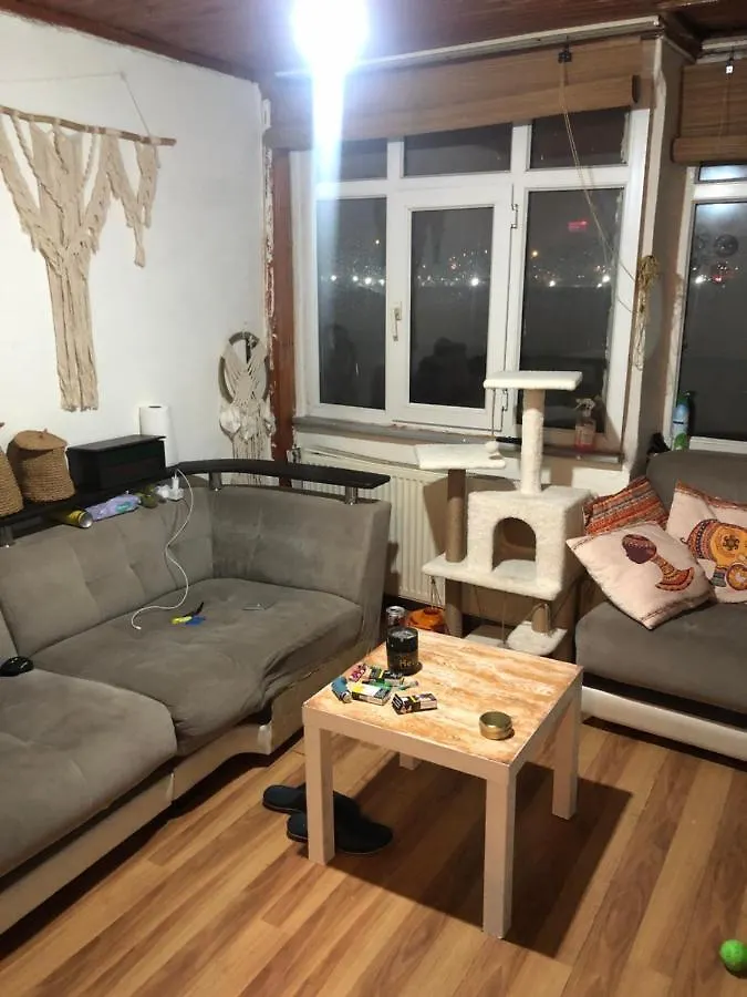 Merkezi Deniz Manzarali Ev Istanbul Turkey